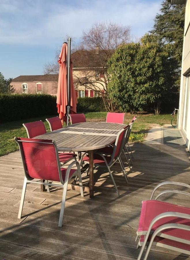 Chambre Lumineuse Dans Une Grande Villa Le Landeron Esterno foto